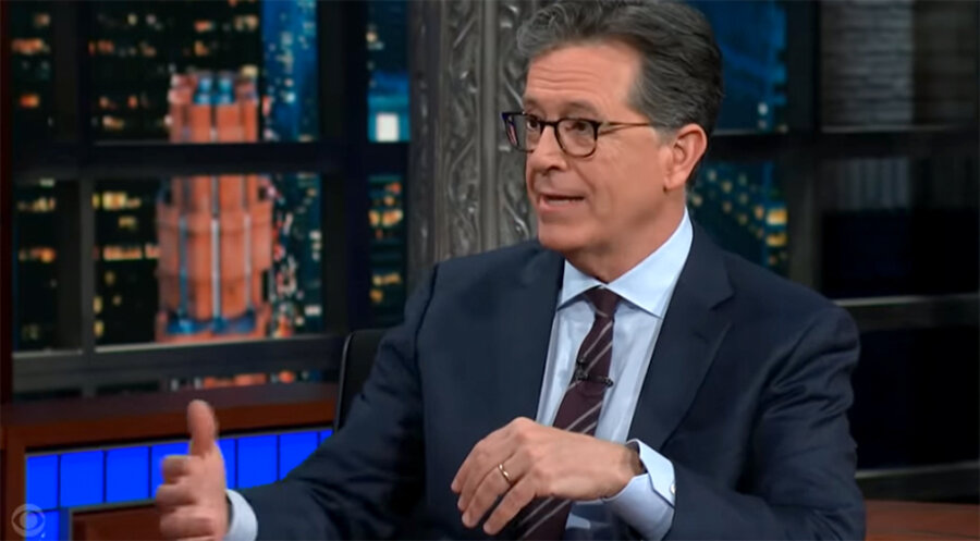 Der US-Moderator Stephen Colbert im Gespräch mit der britischen Popsängerin Dua Lipa. Screenshot: YouTube/The Late Show with Stephen Colbert