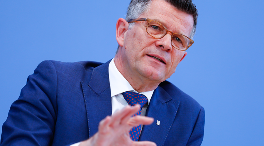 Macht eine „Eskalationsdynamik“ aus: Der evangelische Theologieprofessor und frühere Vorsitzende des Deutschen Ethikrates, Peter Dabrock. Foto: picture alliance/dpa/Reuters-Pool/Axel Schmidt