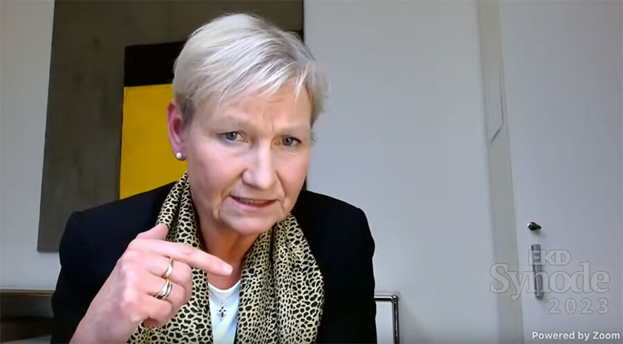 Die amtierende EKD-Ratsvorsitzenden, Bischöfin Kirsten Fehrs, in der ZOOM-Sitzung der Synode. Screenshot: ekd.de