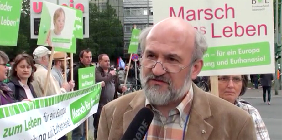 Gerhard Steier vom Bundesverband Lebensrecht beim "Marsch für das Leben". Screenshot: Bundesverband Lebensrecht