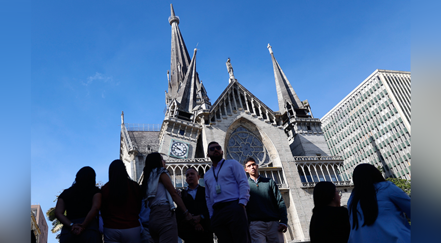 Schwer beschädigte Kathedrale in Manizales: Ein Turm der Basilika kippte zunächst zur Seite und stürzte dann ein. 