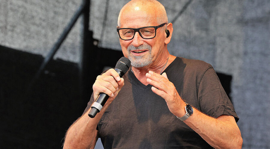 Liedermacher Konstantin Wecker verweist in puncto Pazifismus auf Jesus als Vorbild: „Wenn wir diese Botschaft ernst nehmen würden, sähe die Welt etwas anders aus.“ Foto: Picture Alliance/Eibner-Pressefoto/Joerg Niebergall 