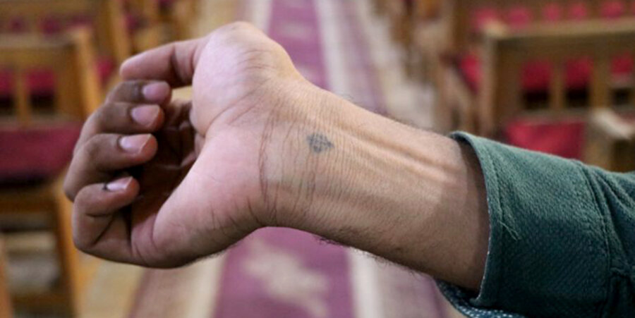 Ein solches Tattoo mit einem koptischen Kreuz trug auch Bassem Herz Attalhah. Foto: World Watch Monitor