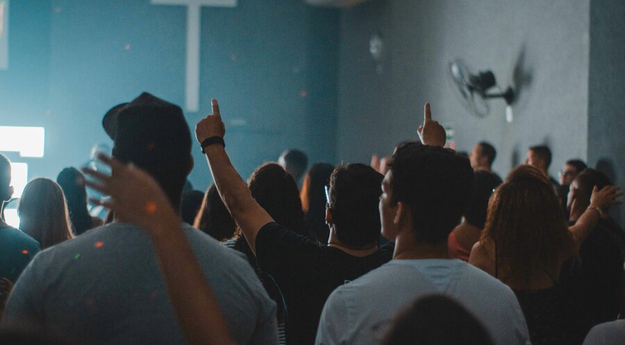 Gemeinschaftserlebnis Religion: Gemeinden als Anziehungspunkt für Gen-Z-Männer / Foto: unsplash.com