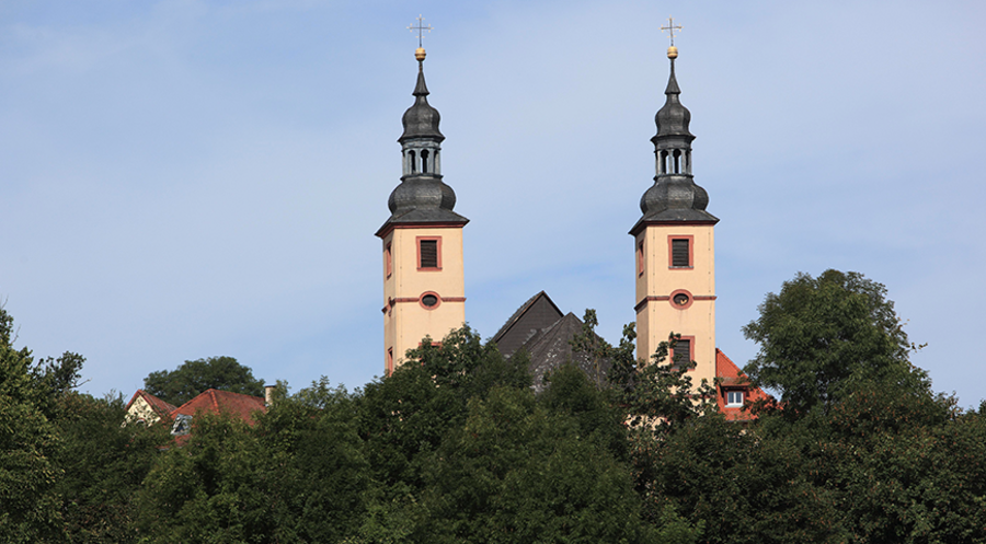 Kloster Triefenstein, Hauptsitz der Bruderschaft der ordensähnlichen Gemeinschaft der Christusträger. Foto: Picture Alliance/imageBROKER/BAO