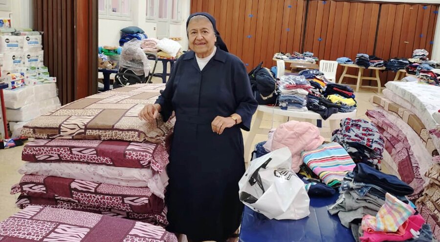 Eine Ordensschwester in einer improvisierten Flüchtlingsunterkunft. Foto: Kirche in Not