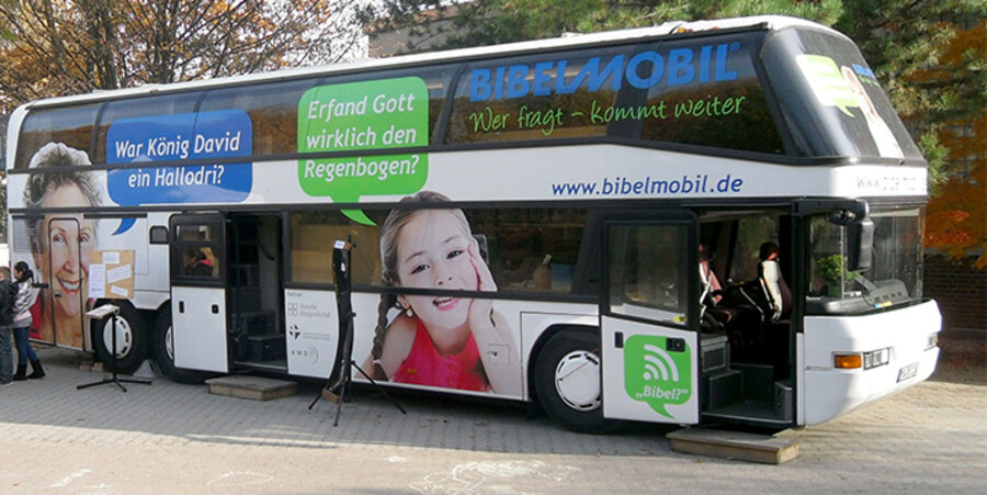 Die Arbeitsgemeinschaft Missionarische Dienste hatte das Bibelmobil 1992 zum „Jahr mit der Bibel“ in Betrieb genommen. Foto: bibelmobil.de
