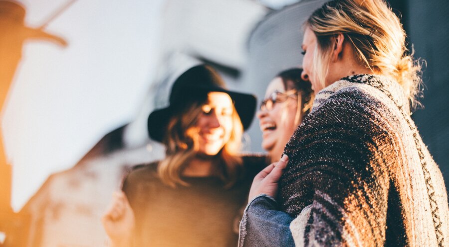 Christliche Gemeinden sollen Orte sein, an denen man sich gerne trifft, weil sich dort Leben entfaltet. Symbolfoto: unsplash.com