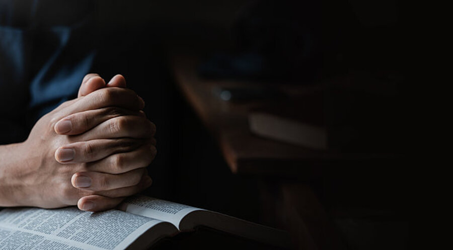 „Die Bibel gibt Antwort auf alle Fragen des Lebens“, so Sara Jathanna im IDEA-Interview. Symbolfoto: iStock/Sakorn Sukkasemsakorn