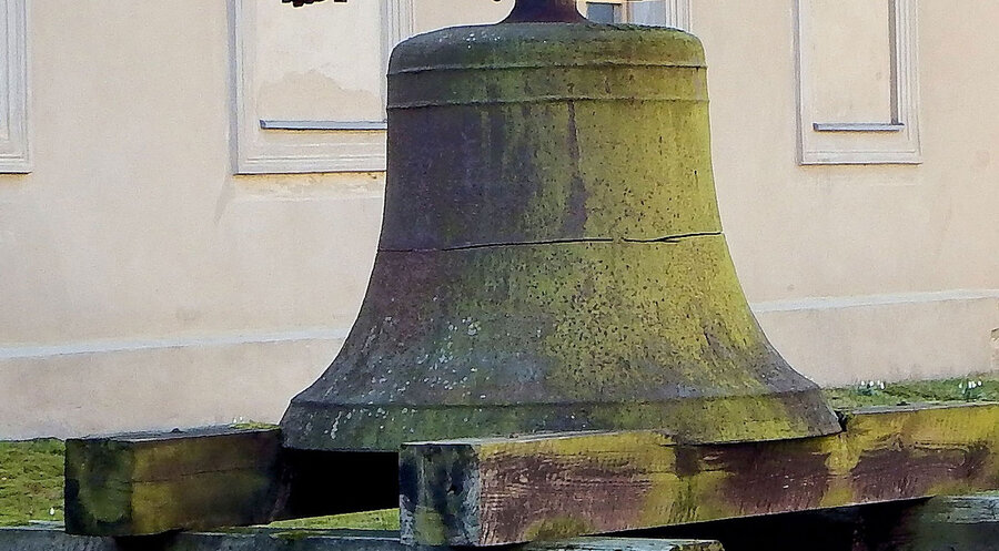 Die Glocke ist  etwa einen Meter hoch und hat einen Durchmesser von rund 70 Zentimetern. Symbolbild: pixabay.com