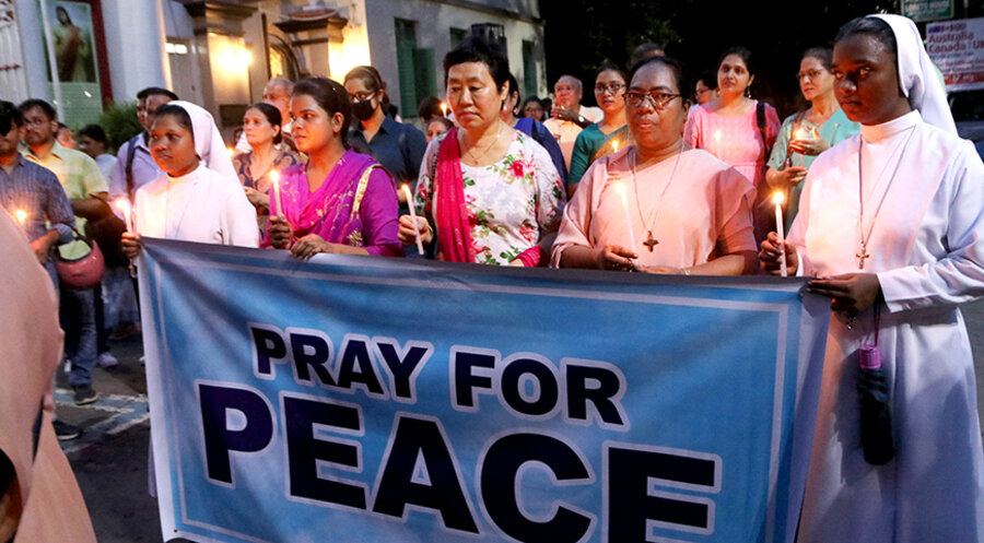 Nach dem die Gewalt eskalierte beteten Christen in Manipur bei einer Prozession Anfang Juli für Frieden. Foto: picture-alliance/Eyepix/ABACA
