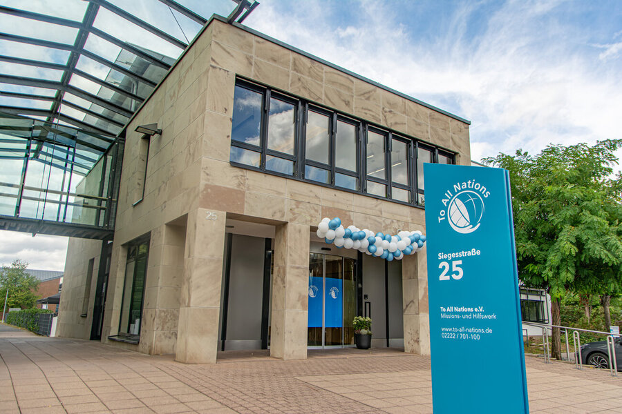 Das Missions- und Hilfswerk „To All Nations“ hat in Bornheim eine neue Zentrale eröffnet.