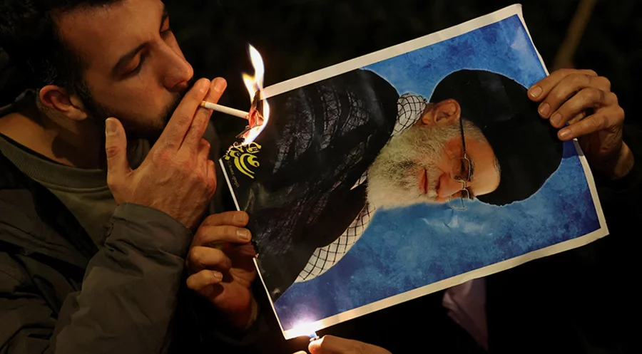 Bei vielen Iranern verhasst: Ali Chamenei, seit 1989 das politische und religiöse Oberhaupt des mehrheitlich schiitischen Iran. Foto: picture alliance/REUTERS/Toby Melville