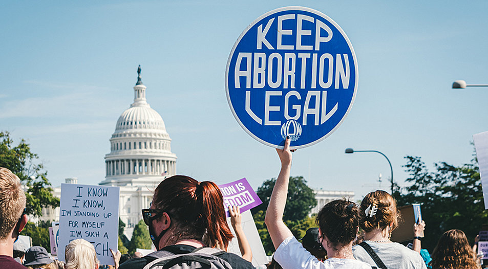 Seit Monaten finden in den USA Demonstrationen wegen des Abtreibungsrechts statt. Foto: unsplash.com