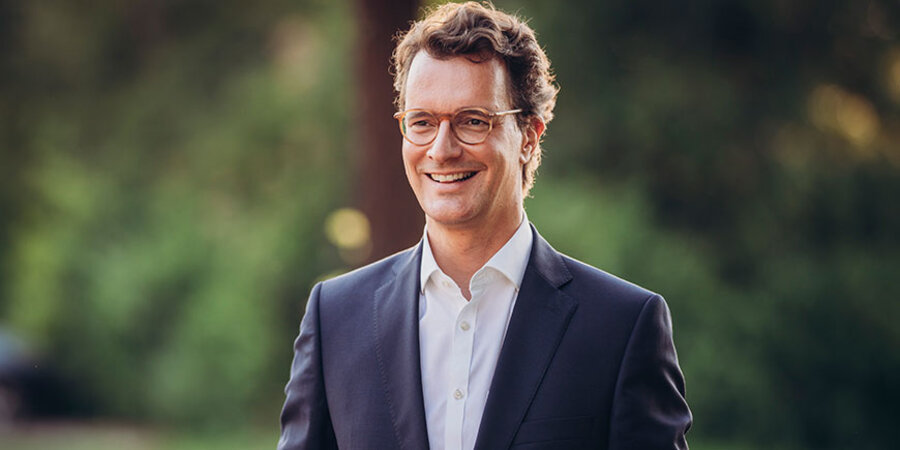 Will seinen Kindern ein christlich geprägtes Wertegerüst anbieten: NRW-Ministerpräsident Hendrik Wüst
