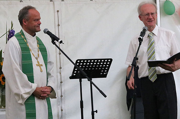 Bischof Tilman Jeremias und der Leiter des Hauses der Stille, Pastor Michael Wacker. Foto: Annette Klinkhardt