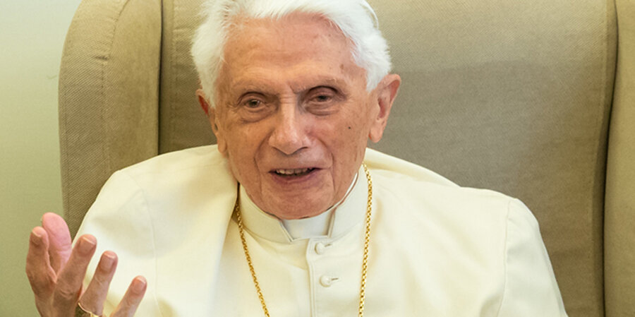 Der emeritierte Papst Benedikt XVI.. Foto: picture-alliance/Daniel Karmann/dpa