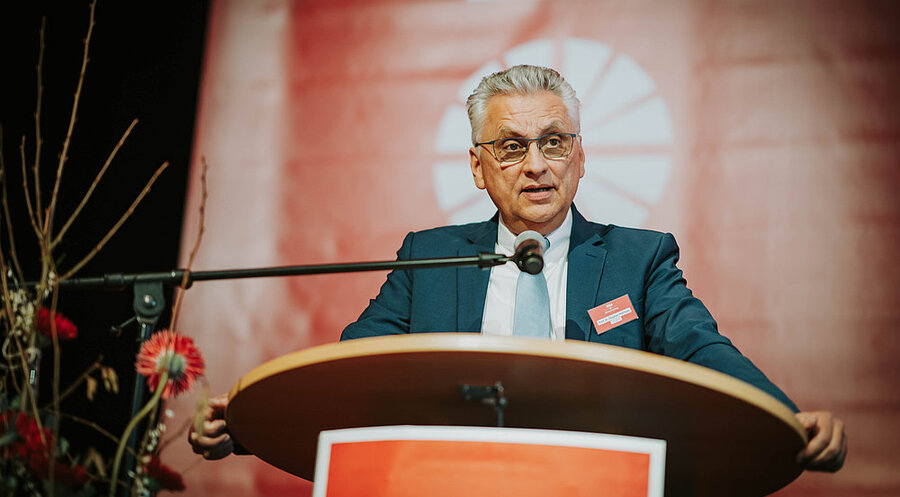 Prof. Stephan Holthaus bei seiner Andacht beim IDEA-Jahresempfang. Foto: IDEA/Matthias Schmitt