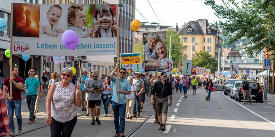 1.200 Teilnehmer demonstrierten für das Lebensrecht von Menschen mit Downsyndrom. Foto: Marsch fürs Läbe
