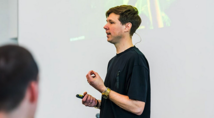 Prof. Thilo Stadelmann sprach auf der JUMIKO in Stuttgart. Foto: Coworkers/Silas Sonnleitner