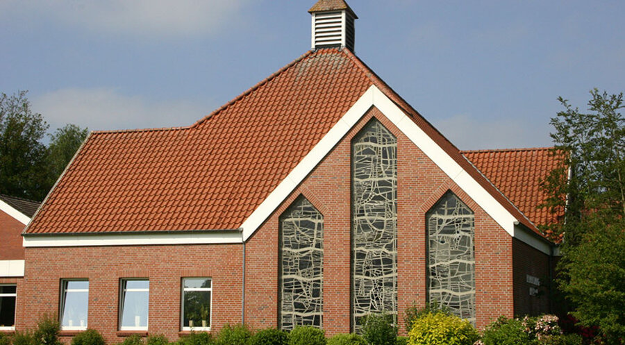 Das Gebäude Eine der Evangelisch-Freikirchlichen Gemeinde im ostfriesischen Westoverledingen-Ihren. Foto: Wikipedia/ Frisia Orientalis