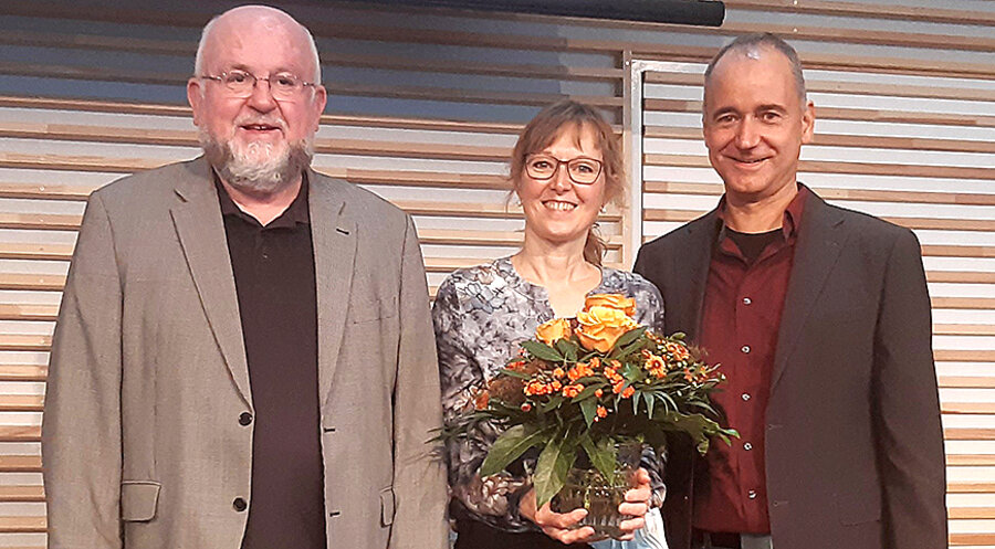 v. l.: Pfarrer Hartmut Schmid und Andrea und Michael Piertzik. Foto: LGV
