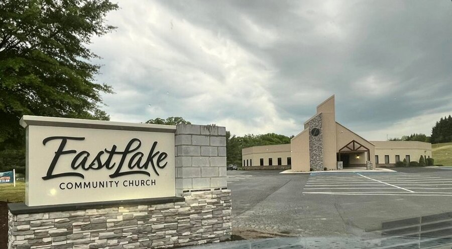 Der Pastor rief die Gemeinde nach der Katastrophe zum Zusammenhalt auf. Screenshot: eastlake-church.com