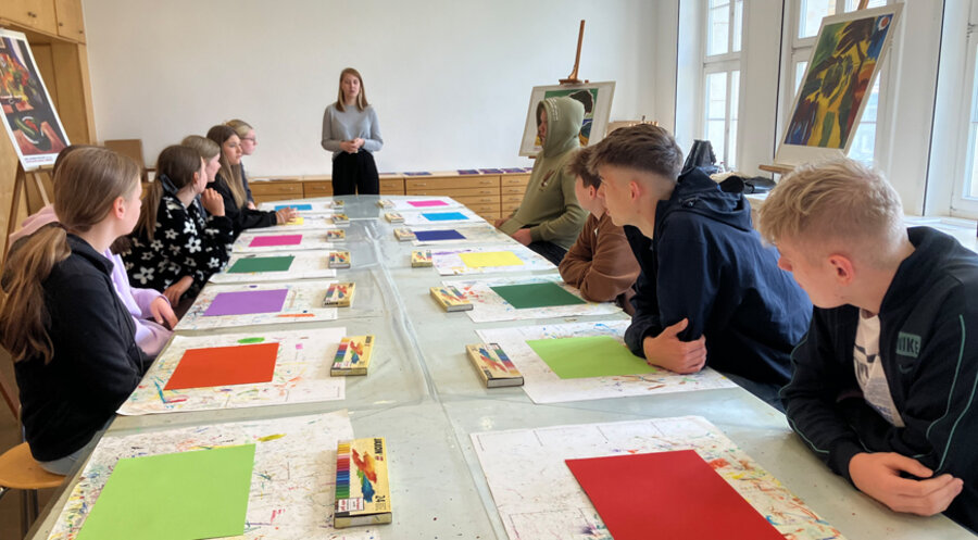 Kunstunterricht an einer freien evangelischen Schule. Foto: Bekenntnisschule FELS