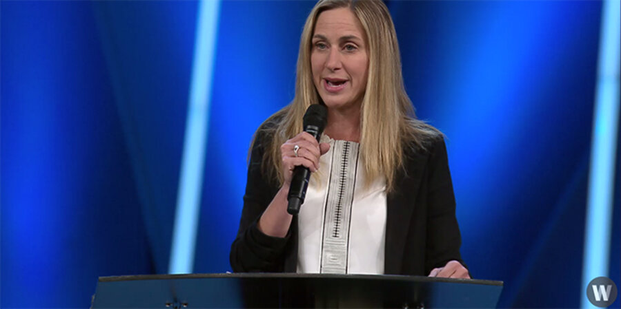 Die zweite Hauptpastorin, Heather Larson, und das gesamte Führungsgremium sind zurückgetreten. Screenshot: Willow Creek TV
