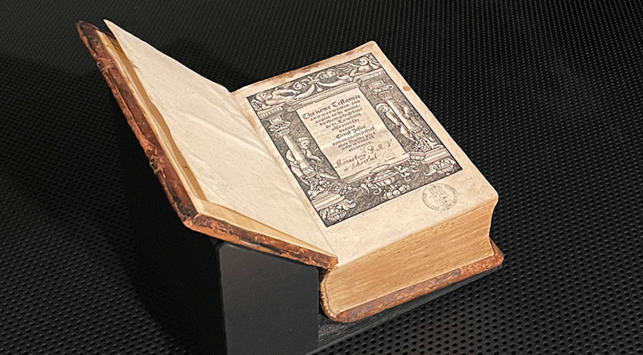 Begehrtes Objekt: Das einzige vollständig erhaltene Exemplar von Tyndales Übersetzung des Neuen Testaments von 1526 