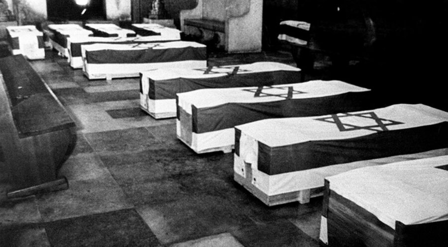 Die sterblichen Überreste der Opfer des arabischen Terroranschlags vom 05.09.1972 auf die israelische Olympia-Mannschaft sind in der Münchner Synagoge aufgebahrt. Foto: picture-alliance/ dpa | dpa