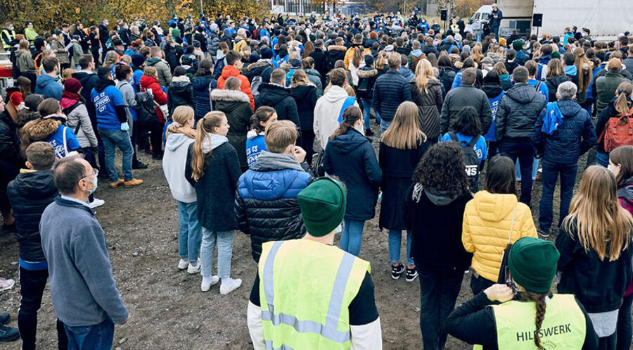 Rund 580 Freiwillige haben am 20. November Geschenke an 4.500 Haushalte im Ahrtal und darüber hinaus verteilt. Foto: creedoo/ Daniel Höly