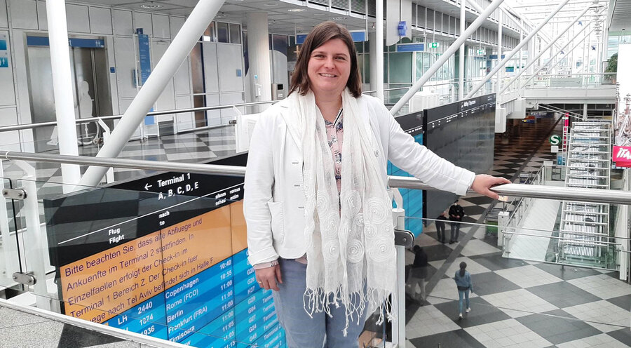 Die evangelische Flughafenseelsorgerin am Münchner Flughafen, Pfarrerin Christine Stöhr. Foto: privat