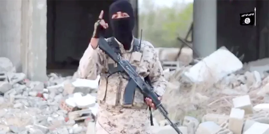 Der IS veröffentlichte Ende Februar ein Video, in dem er den Christen den Krieg erklärte. Screenshot: IS-Video