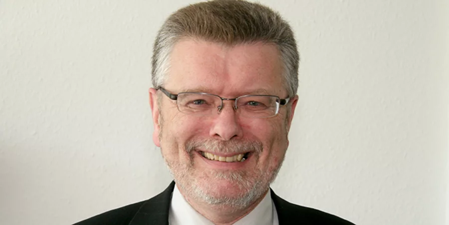Der Direktor des Sozialwissenschaftlichen Instituts der EKD, Prof. Gerhard Wegner: Kirchengemeinden, die nicht auf die Kirchenleitung warten, sondern auf die eigene Kraft setzen, stehen besser da. Foto: PR
