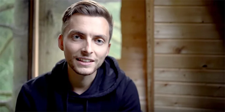 Im Oktober 2020 machte Mickenbecker öffentlich, dass er erneut an Krebs erkrankt ist. Screenshot: YouTube/The Real Life Guys