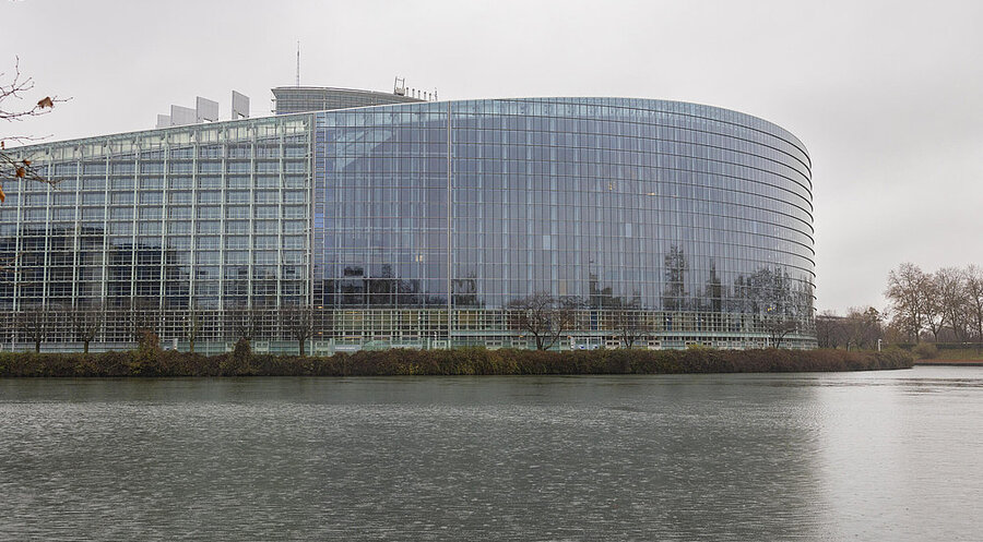 Blick auf das Gebauede des Europäischen Parlaments in Straßburg, Frankreich. Foto: picture alliance/epd-bild|Paul-Philipp Braun