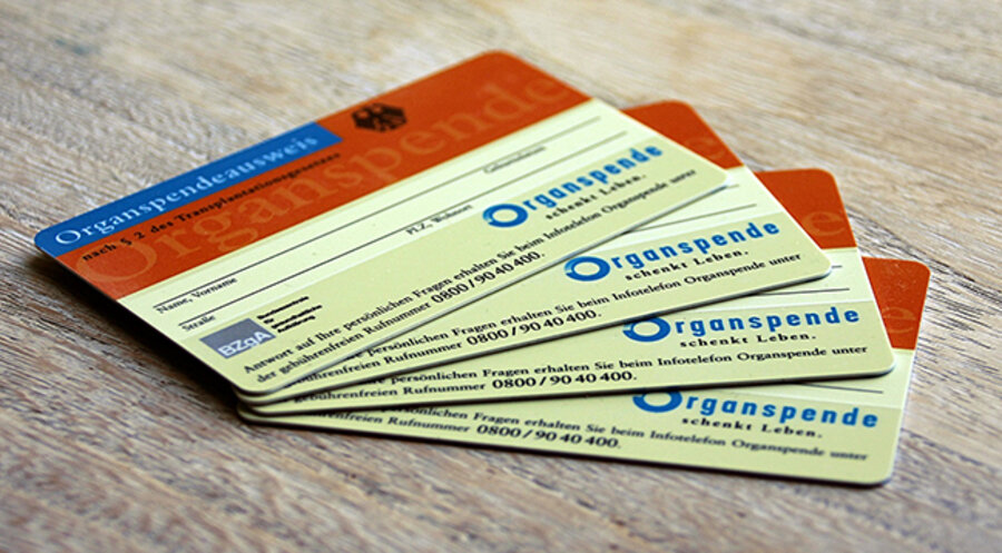 Wer Organe spenden möchte, kann einen Ausweis dafür mit sich führen. Foto: pixabay.com