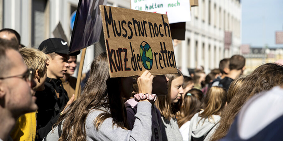 Schüler demonstrieren seit Monaten für ein Umdenken in der Klimapolitik. Foto: www.pixabay.com 