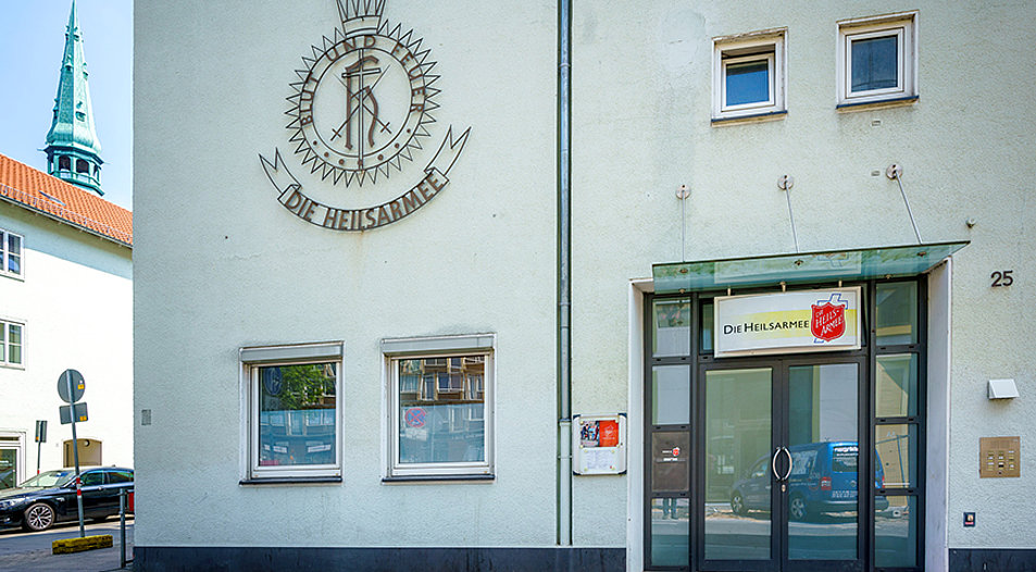 Die Heilsarmee ist seit 1896 in Hannover aktiv und unterhält ihr Gemeindezentrum am Rand des Rotlichtmilieus. Foto: Heilsarmee Hannover