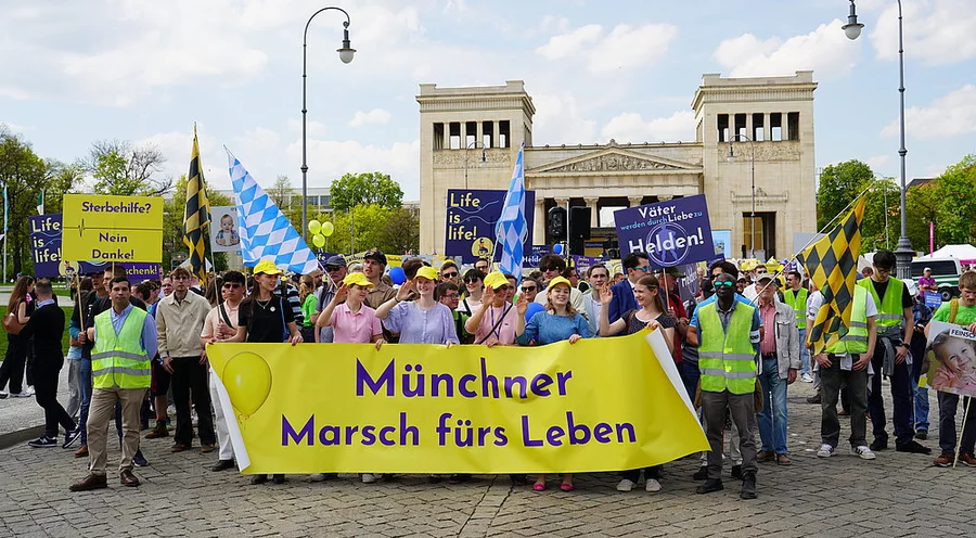 Laut Angaben der Veranstalter setzten sich 7.000 Teilnehmer in München für den Lebensschutz ein. Foto: Felix Deger