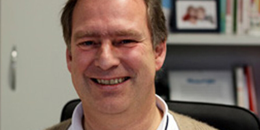 Der Hamburger Arzt Arne Elsen. Foto: PR
