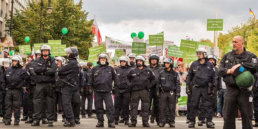 900 Polizisten mussten für die Sicherheit der Teilnehmer beim "Marsch für das Leben" sorgen. Foto: idea/MPZ