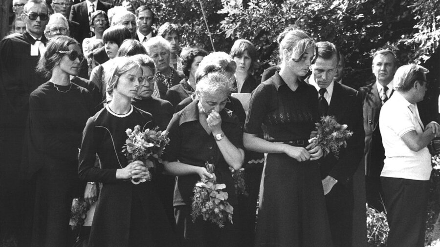 Brüsewitz Familie bei seiner Beerdigung.