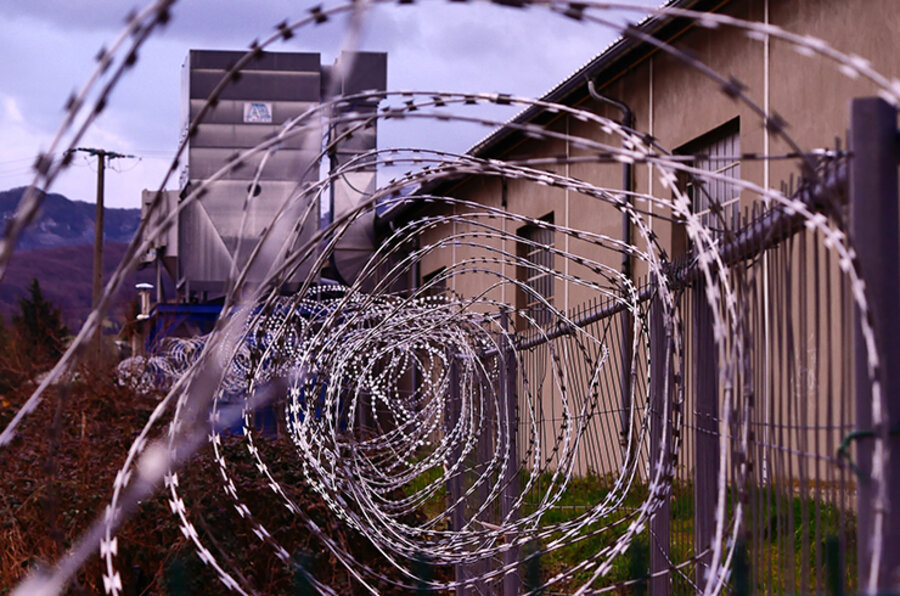 Viele inhaftierte Islamisten in europäischen Gefängnissen wollen nach ihrer Entlassung weitere Terroranschläge verüben. Foto: unsplash.com