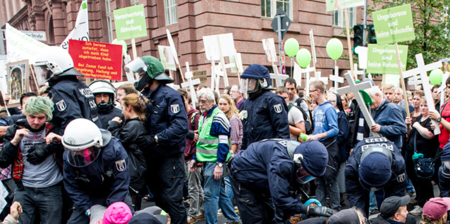 Gemischtes Fazit des diesjährigen „Marsches für das Leben“: Neue Rekordteilnehmerzahlen und gewalttätigere Gegendemonstranten. Foto: idea/M.Pletz