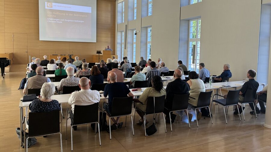 Zum Kongress der IKBG in Hofgeismar kamen rund 60 Teilnehmer. 