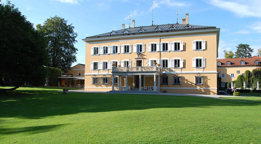 Das Gebäude der Evangelischen Akademie Tutzing am Starnberger See. Foto: eat Archiv