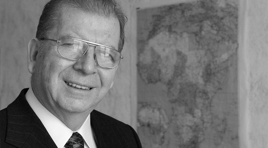 Einer der „Väter“ des Gebetsfrühstücks im Deutschen Bundestag: der langjährige CDU-Politiker Rudolf Decker. Foto: picture alliance/Caro Waechter