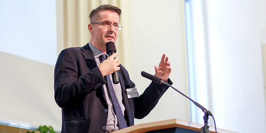 Der Professor für Systematische Theologie und Rektor an der CVJM-Hochschule Kassel, Rüdiger Gebhardt. Foto: Chris Nathan